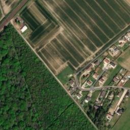 Satellite imagery of château de Cour-sur-Loire, FR