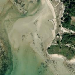 Satellite imagery of Île de Stuhan, FR