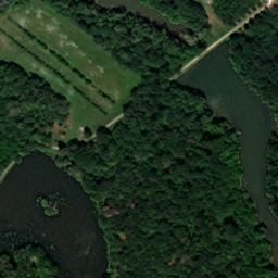 Satellite imagery of Château de Courcelles-le-Roy, FR