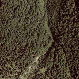 Satellite imagery of Larcheck, AT