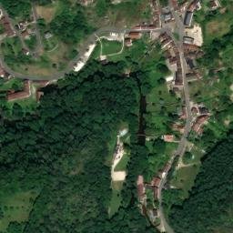 Satellite imagery of Châteaux des Alleux, FR