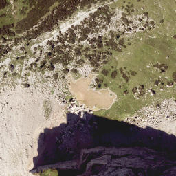 Satellite imagery of cairn, DE