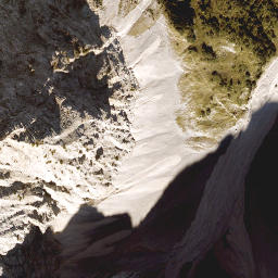 Satellite imagery of cairn, DE