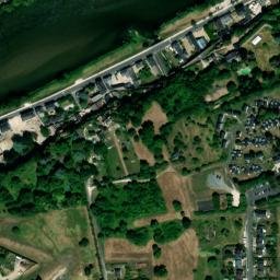 Satellite imagery of Château d'Amboise, FR