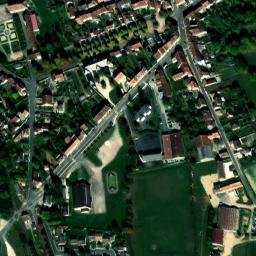Satellite imagery of Château des Évêques d'Auxerre, FR