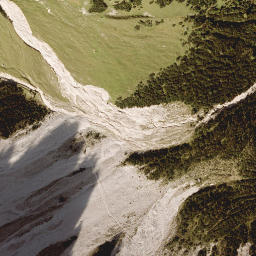 Satellite imagery of cairn, DE