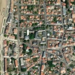 Satellite imagery of Rocher de Bourg, FR