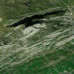 Satellite imagery of Hundstein, CH