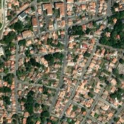 Satellite imagery of Rocher de Bourg, FR