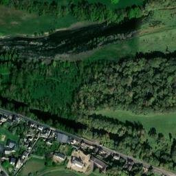Satellite imagery of Château de Parnay, FR