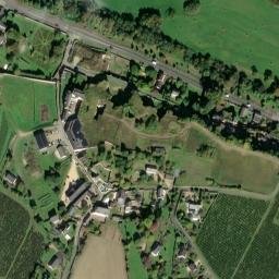 Satellite imagery of Château de Parnay, FR