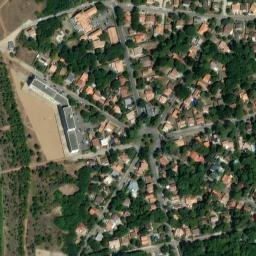 Satellite imagery of Roches de la Banche, FR