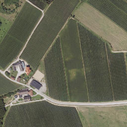 Satellite imagery of Schloss Münichhofen, AT