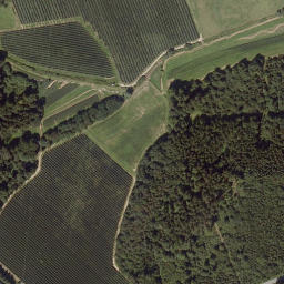 Satellite imagery of Schloss Münichhofen, AT