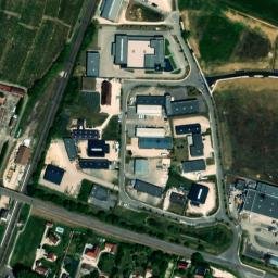 Satellite imagery of Château de Gilly, FR
