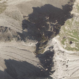 Satellite imagery of Aperries Spitze, AT