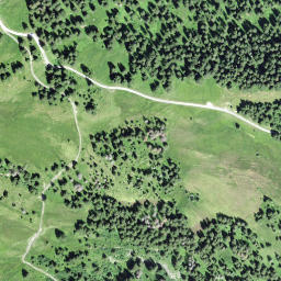 Satellite imagery of Saum, CH