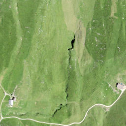 Satellite imagery of Chüeband, CH