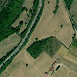 Satellite imagery of Château de La Rochepot, FR