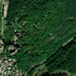Satellite imagery of Château de La Rochepot, FR