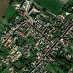 Satellite imagery of Château de Monts-sur-Guesnes, FR