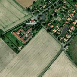 Satellite imagery of Château de Monts-sur-Guesnes, FR