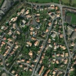 Satellite imagery of Château de Bressuire, FR