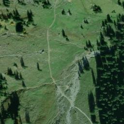 Satellite imagery of Storegg, CH
