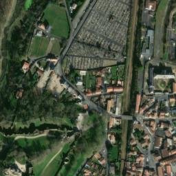 Satellite imagery of Château de Bressuire, FR