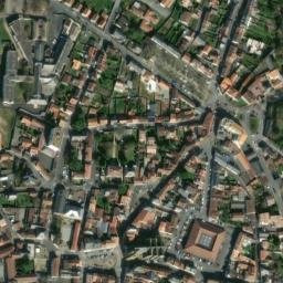 Satellite imagery of Château de Bressuire, FR