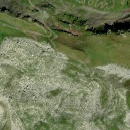 Satellite imagery of Tschirpen, CH