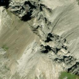 Satellite imagery of Tschirpen, CH