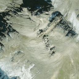 Satellite imagery of Chrummhüreli, CH