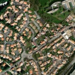 Satellite imagery of Château des Oudairies, FR