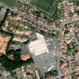 Satellite imagery of Château du Plessis, FR