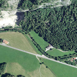 Satellite imagery of Les Vanils, CH