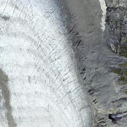 Satellite imagery of cairn, IT
