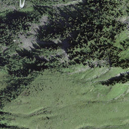 Satellite imagery of Chratzchumisattel, CH