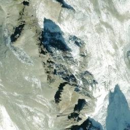 Satellite imagery of La Piramida, CH