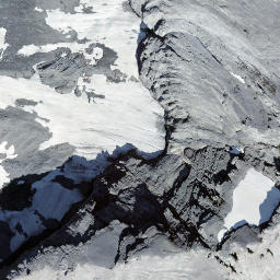Satellite imagery of Kleindoldenhorn, CH