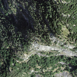 Satellite imagery of Cima di Basso, CH