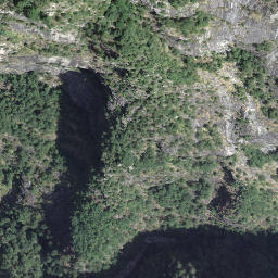 Satellite imagery of Cima di Basso, CH