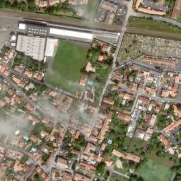 Satellite imagery of Château des Réaux, FR