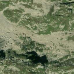 Satellite imagery of La roche striée, IT