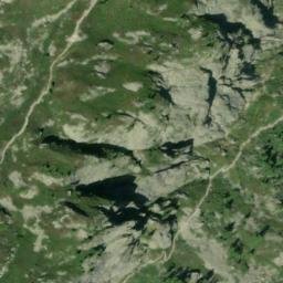 Satellite imagery of La roche striée, IT