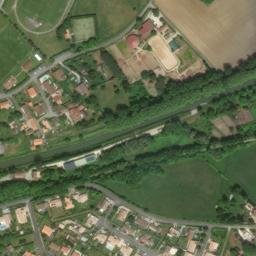 Satellite imagery of Pigeonnier et vestiges de l'abbaye de Montierneuf, FR
