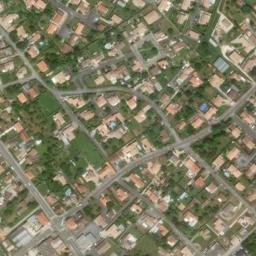 Satellite imagery of Pigeonnier et vestiges de l'abbaye de Montierneuf, FR