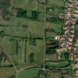 Satellite imagery of Château de Châteaugay, FR