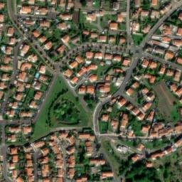 Satellite imagery of Château de Châteaugay, FR