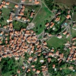 Satellite imagery of Château de Châteaugay, FR